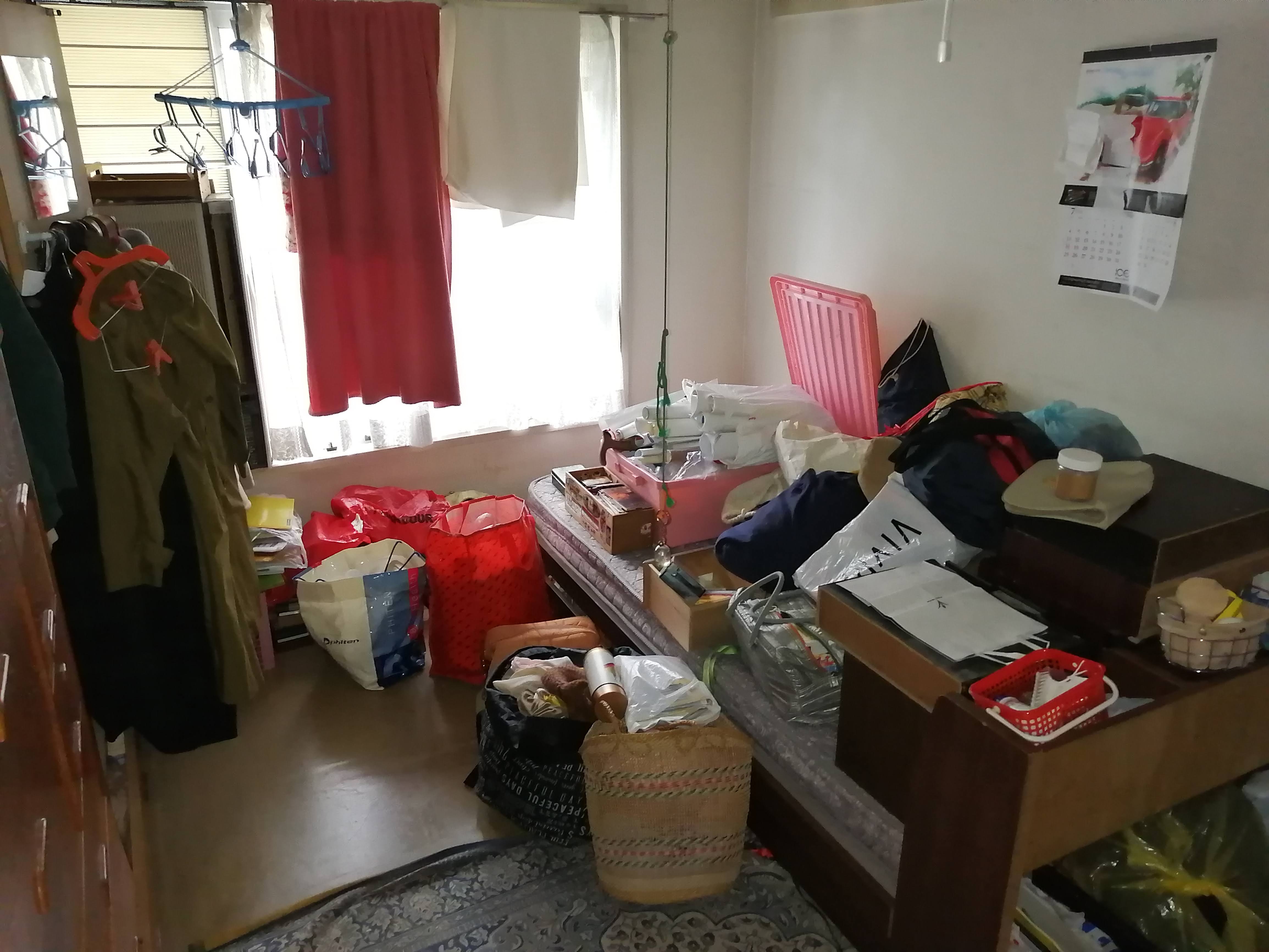 四畳半のベッドルーム