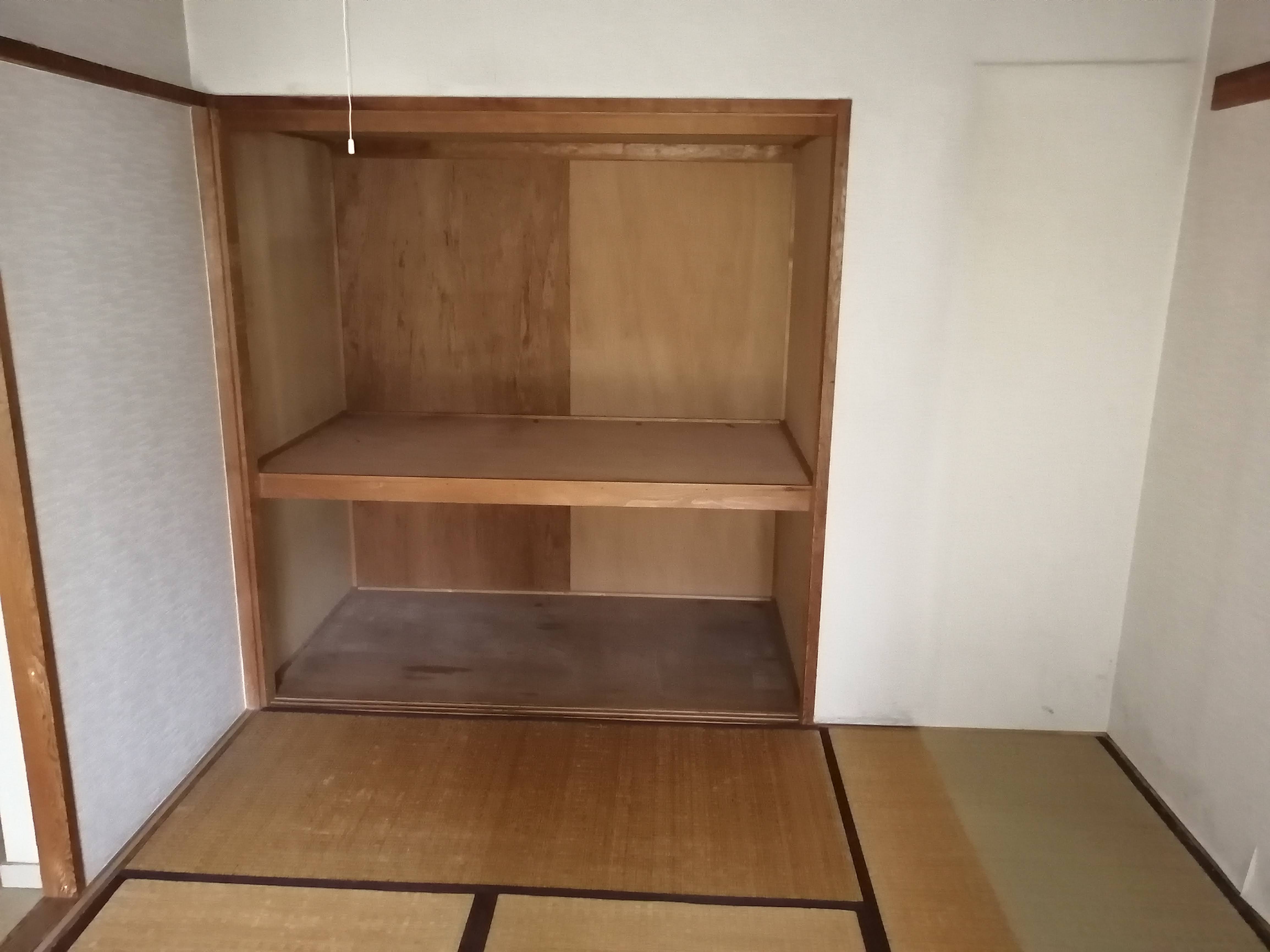 団地の押し入れ